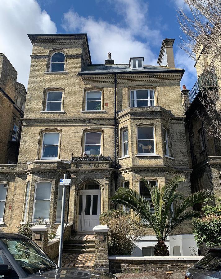 Appartement Vibrant Bohemian Seafront Flat à Hove Extérieur photo